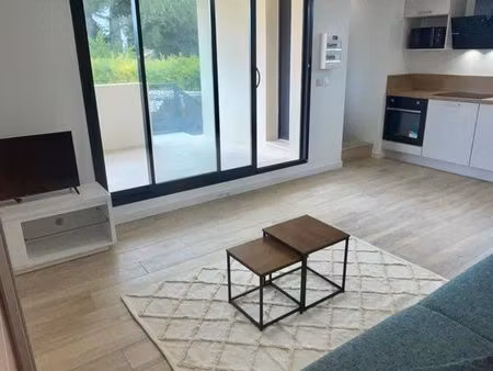 studio neuf de standing + parking et terrasse