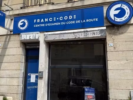 local commercial gare de creil 55m2