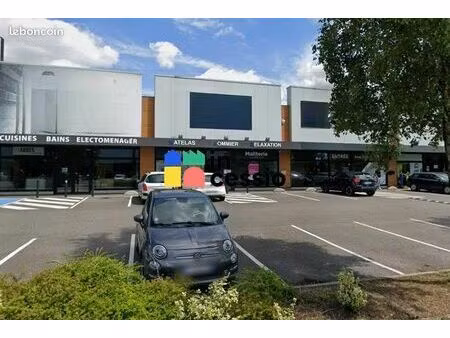 local commercial 235 m²