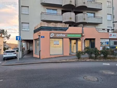local commercial de 97m2 avec une très grande visibilité