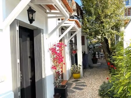 jolie maison de ville