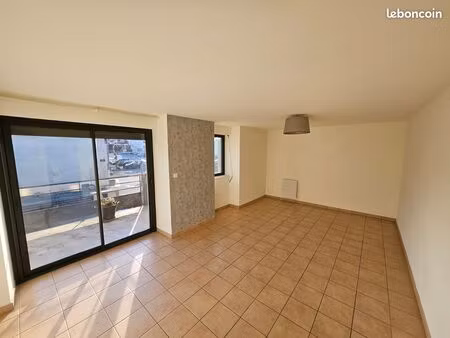 t3 duplex 76 m² – centre de laissac – balcon plein sud – parking