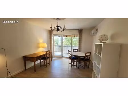 loue t3 meublé 65 m2  centre de grenoble  belle vue  ascenseur  cave  local à vélo et gara