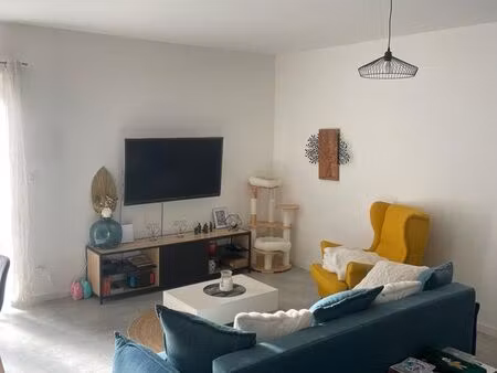 bel appartement t4 de 90 m² entièrement rénové – tullins (secteur chépy)