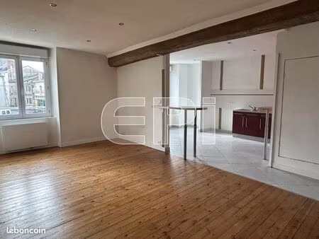 immeuble 66 m² vihiers