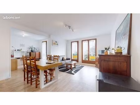 appartement 3 pièces 77 m²