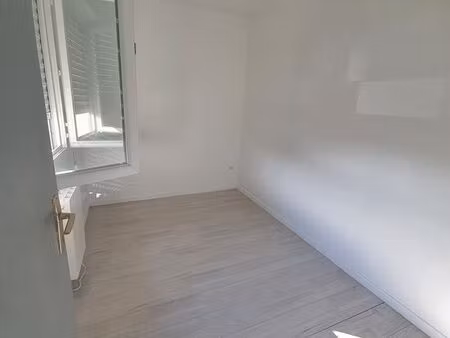 f3 avec parking privatif saint jean le blanc