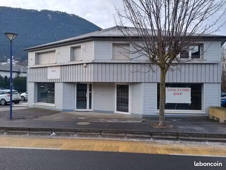 local commercial de 646 m² situé a mende