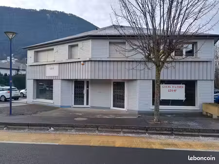 local commercial de 944m² situé a mende