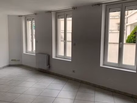 barbezieux centre ville location maison f 2 avec garage