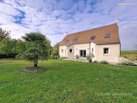 maison 5 pièces 205 m²