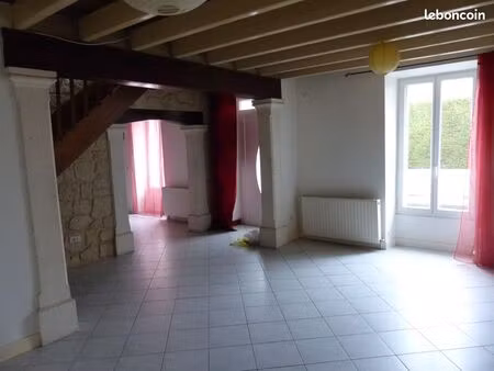 maison de ville  3 chambres  garage   pas de jardin