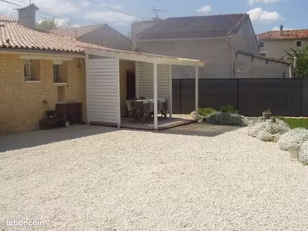 vends maison en pierre refaite à neuf dans petit hameau calme