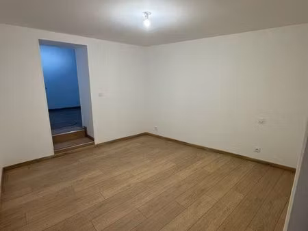 maison 50m2 avec terrasse et grande cave proche commodités