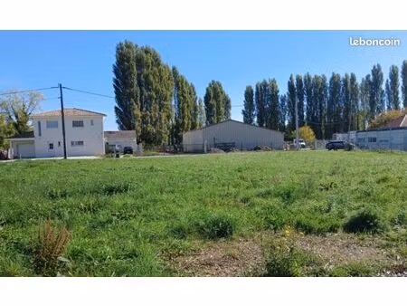 terrain 561 m² listrac medoc