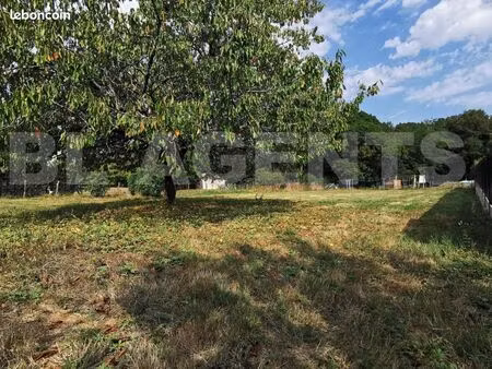 terrain 940 m² salignac