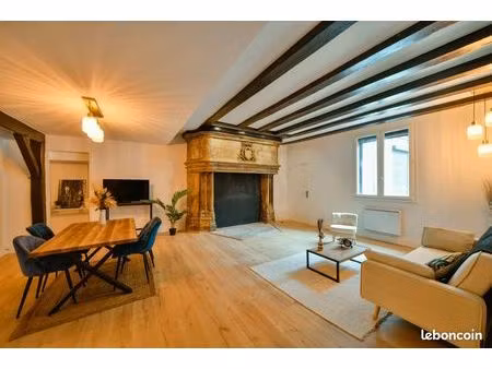 appartement de caractère refait à neuf