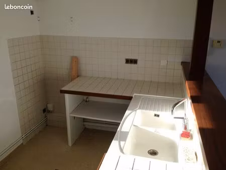 location t4 a5mn centre ville cahors au calme