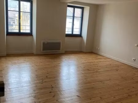 appartement 3 pièces 82 m²