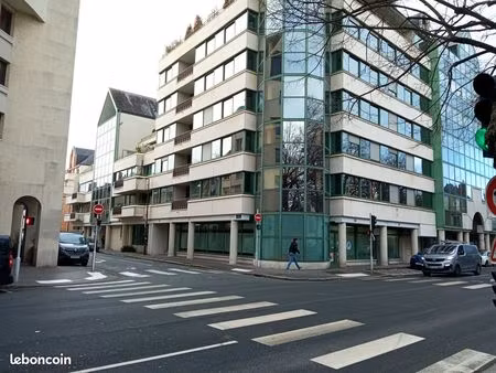 t2 residence standing tours centre