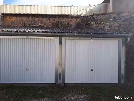 place de parking extèrieure