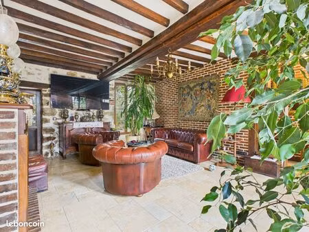 villa 15 pièces 347 m²