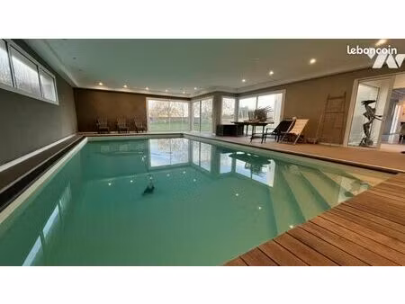 maison 8 pièces 367 m²