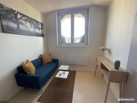 charmant type 2 en duplex – hypercentre de reims  secteur place royale / cathédrale