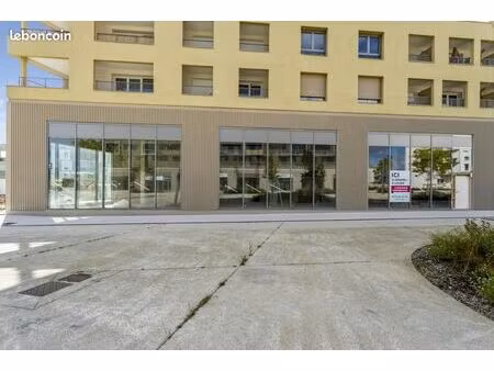 local commercial 145 m²