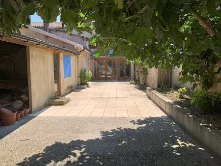 maison de village de trois chambres avec jardin