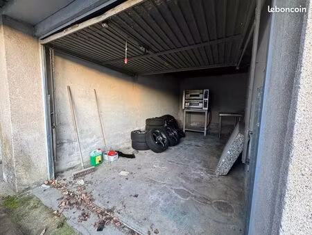 vends lots 3 garages tous loué