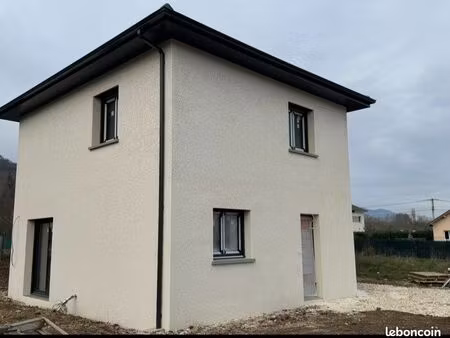 maison de 85 m2 àvec garage