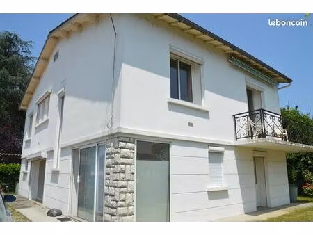 rive droite très proche centre ville