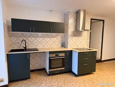 à louer maison avec dépendances et terrain