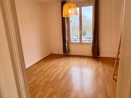 a vendre  appartement 2 pièces avec combles  centre senlis