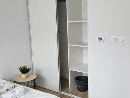 vend studio avec parking campus illac