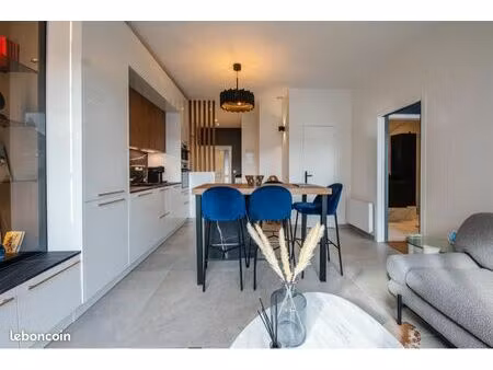 appartement 46 m² rénové à neuf – 2 parkings – tours centre