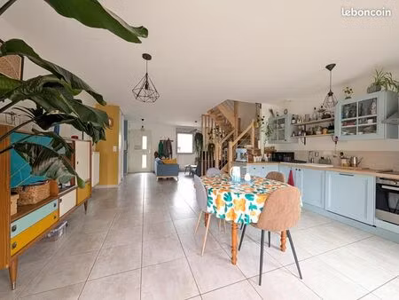 pavillon 6 pièces 101 m²