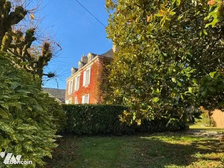 maison 11 pièces 281 m²