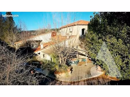 propriété 6 pièces 151 m²