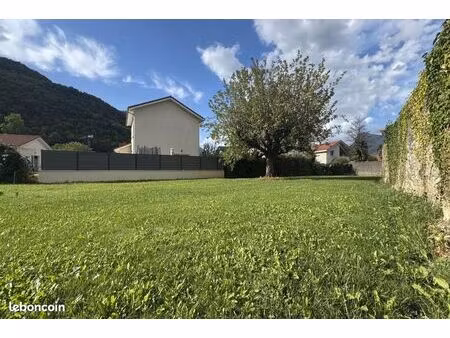 terrain 602 m² noyarey