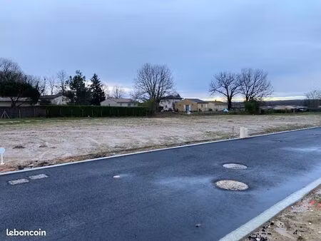 terrain 666 m² saint caprais de bordeaux