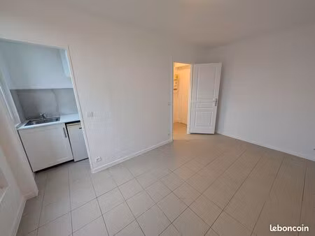 studio 17m² aubervilliers