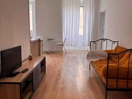 t3 lumineux avec ascenseur