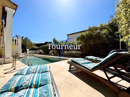 immeuble 12 pièces 267 m²