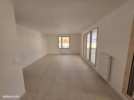 t3 neuf 65m2 avec terrasse 25m2  balcon  double garage et cave 1590 chauffage et eau chaud