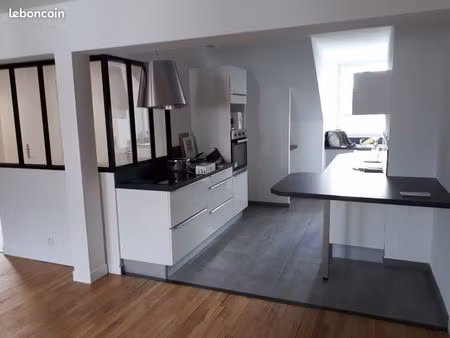 grand t2 meublé plein centre de tours  libre 1er avril 2026