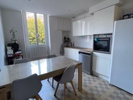 t3 dans l'ancien - centre ville