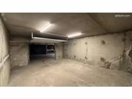 a vendre garage double de 26.4m²