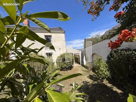 maison 8 pièces 179 m²